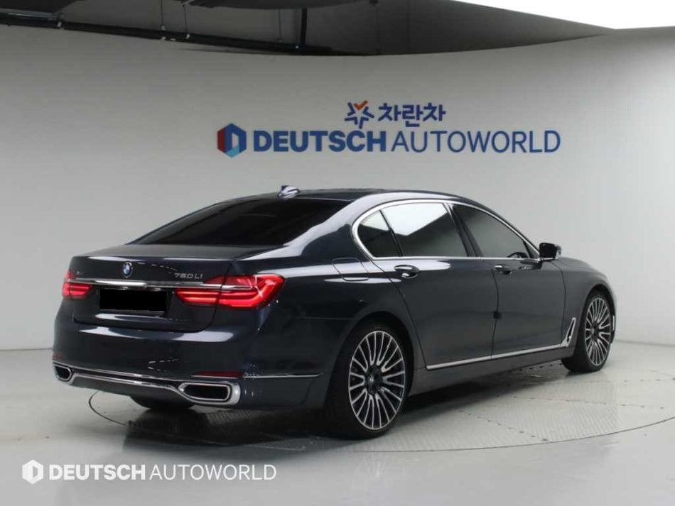 BMW 7-Series — photo 02