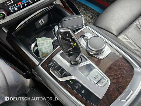 BMW 7-Series — photo 09