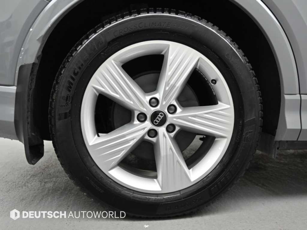 Audi Q4 e-tron — photo 05