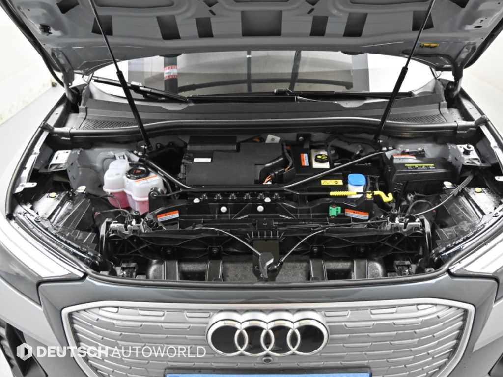 Audi Q4 e-tron — photo 06