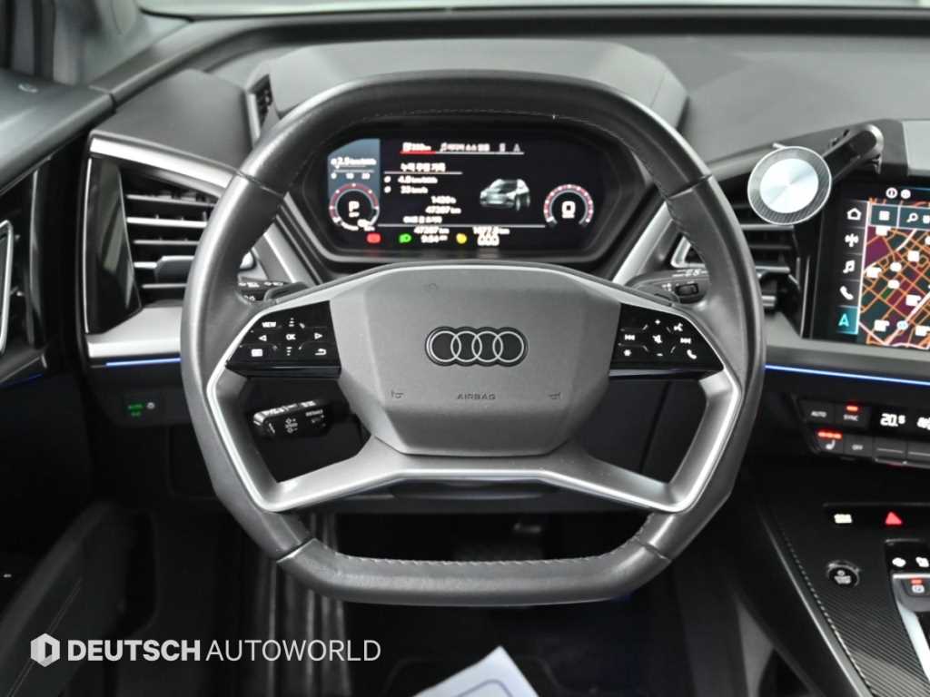 Audi Q4 e-tron — photo 13