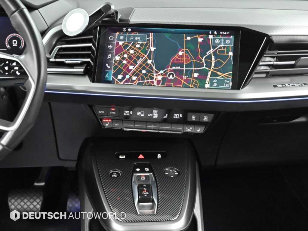 Audi Q4 e-tron — photo 14