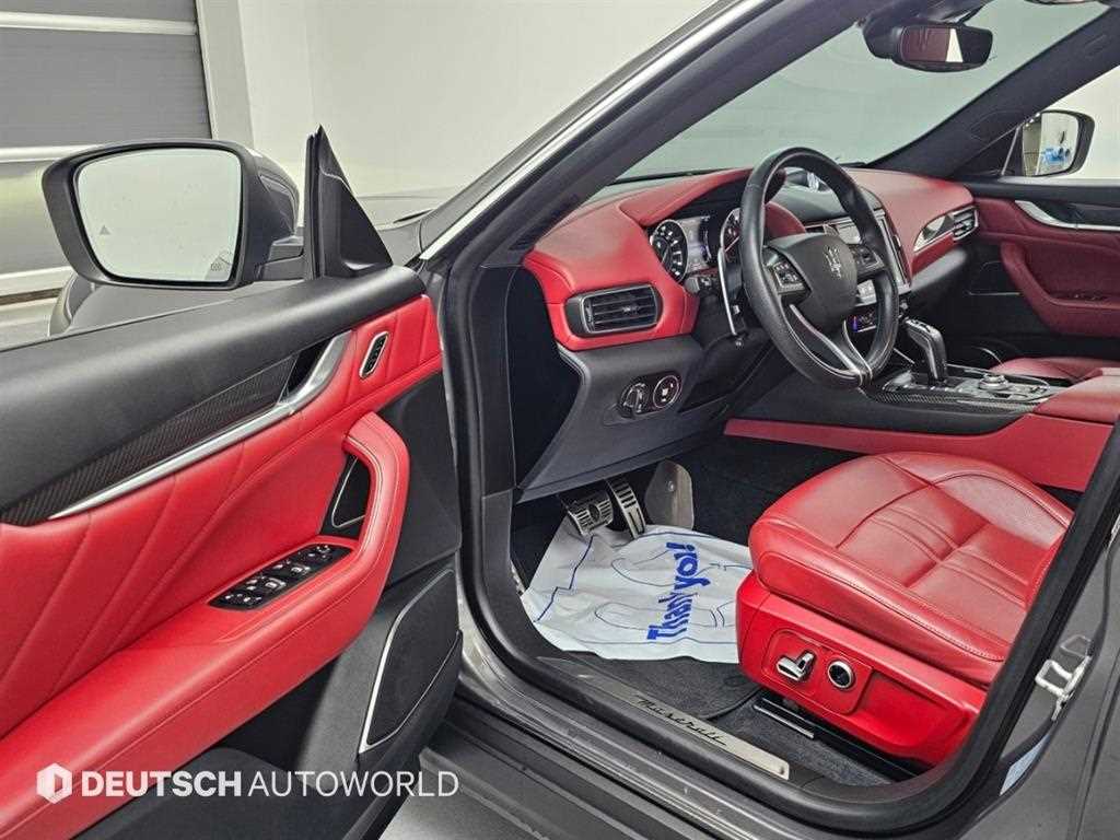 Maserati Levante — photo 12