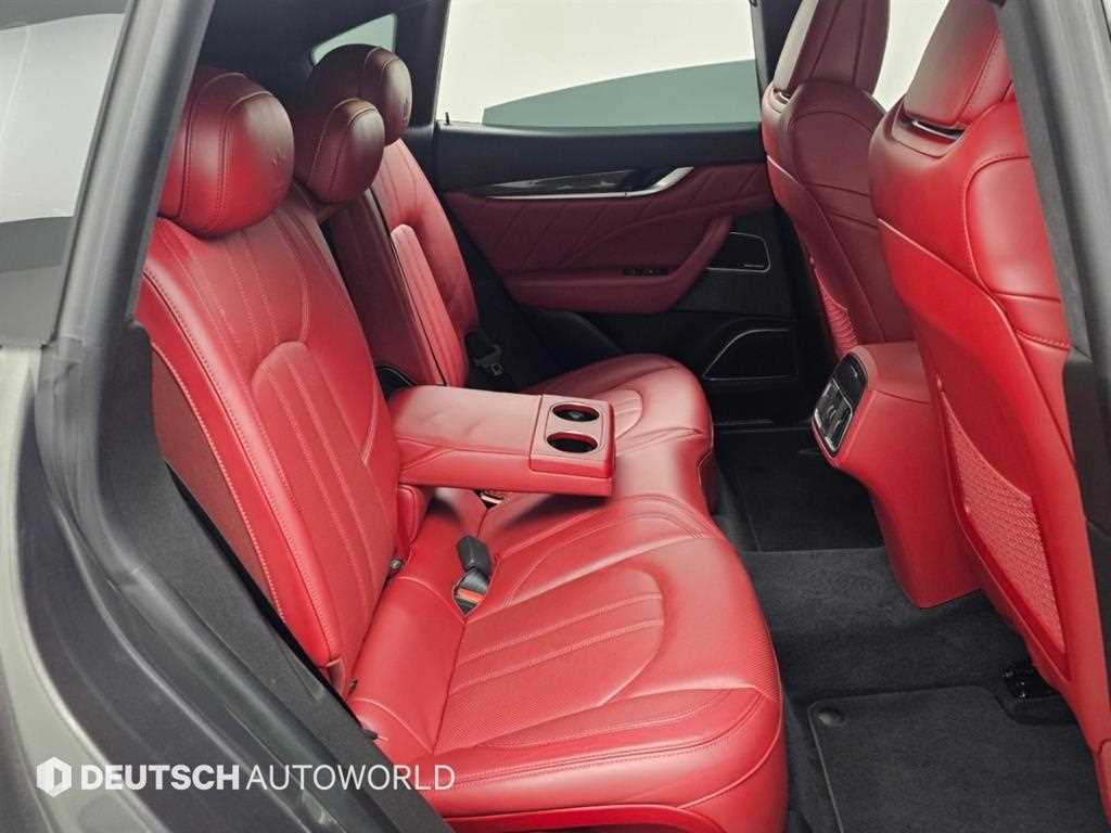 Maserati Levante — photo 13