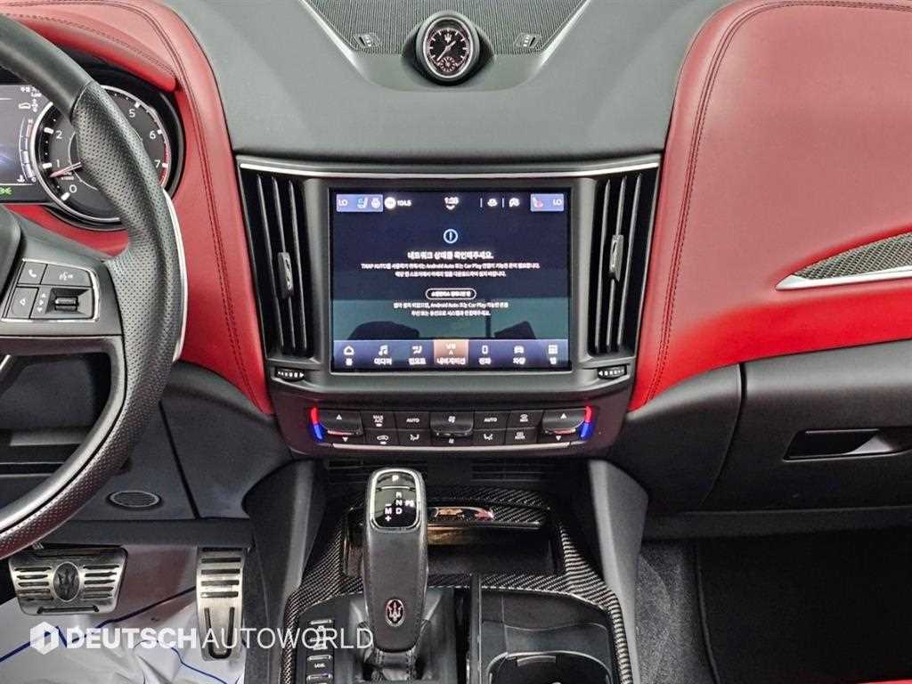 Maserati Levante — photo 15