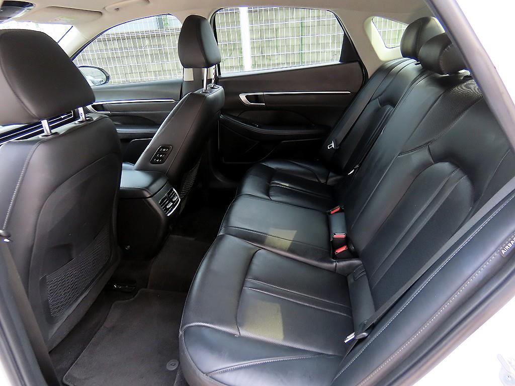 Hyundai Sonata — photo 06