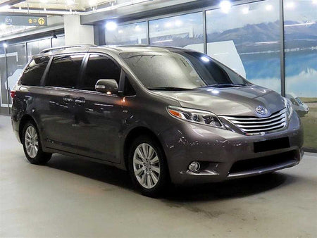 Toyota Sienna — photo 01