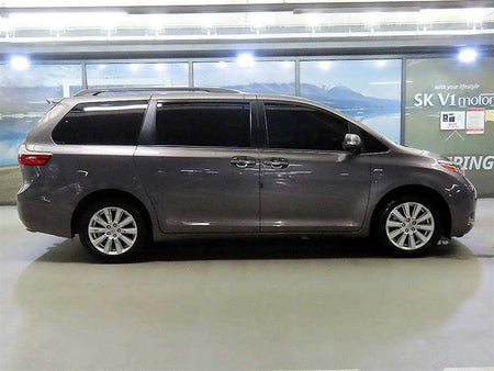 Toyota Sienna — photo 03