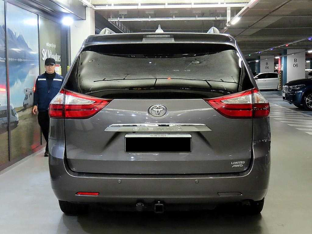 Toyota Sienna — photo 05