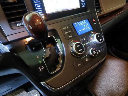 Toyota Sienna — photo 13