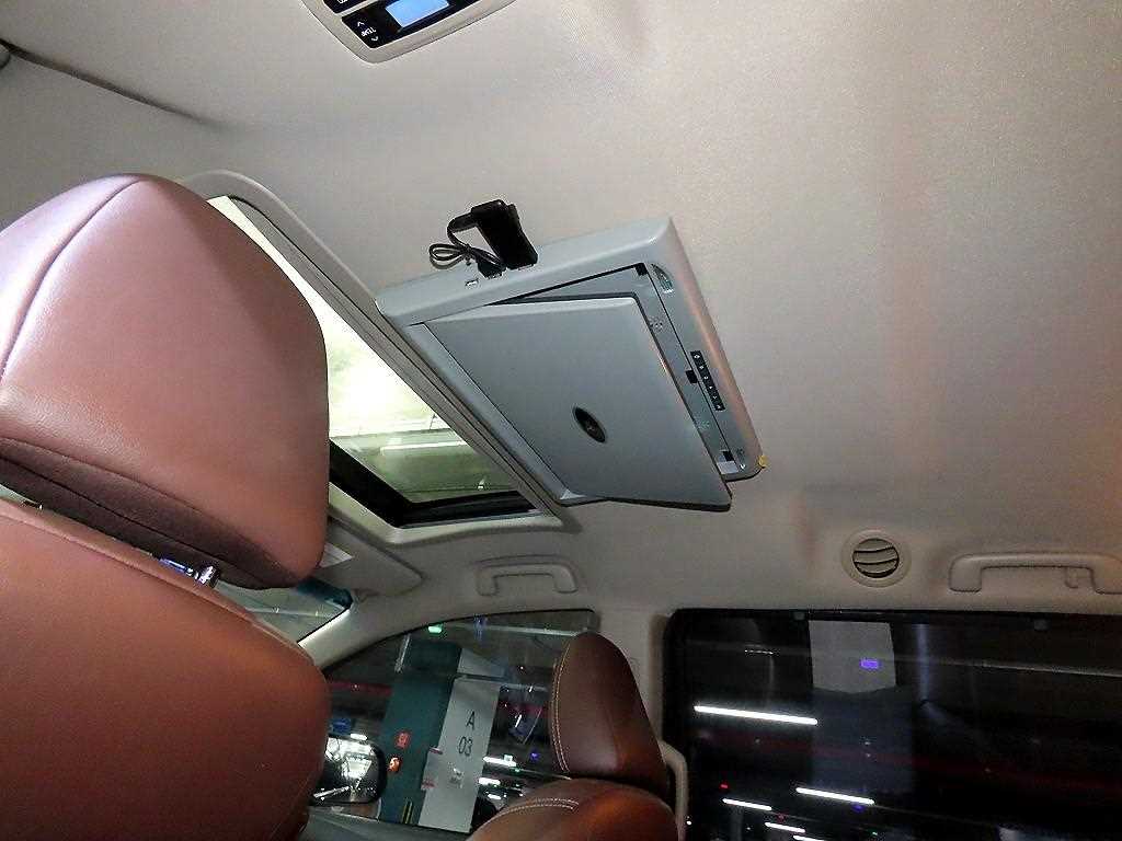 Toyota Sienna — photo 14
