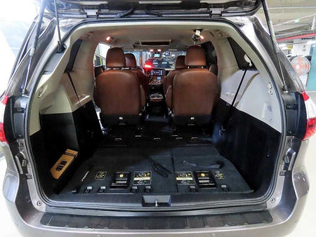Toyota Sienna — photo 16