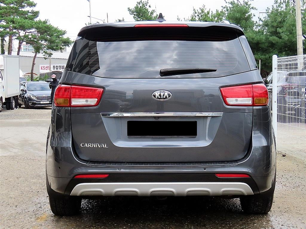 Kia Carnival — photo 04