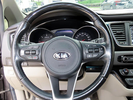 Kia Carnival — photo 09