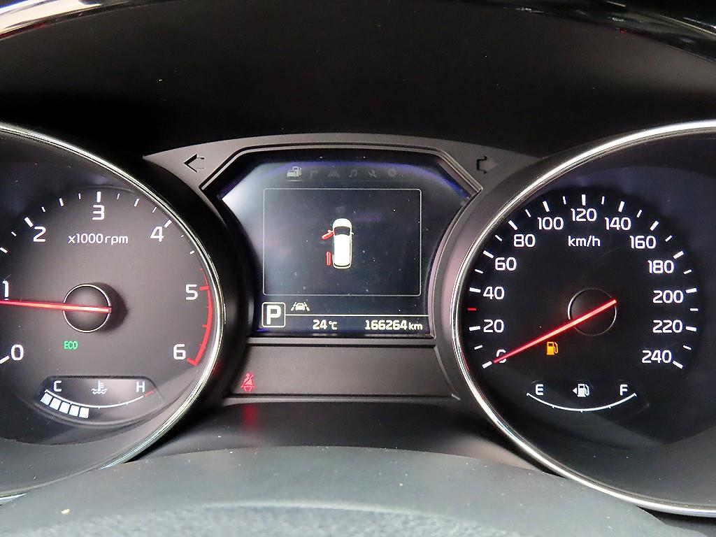 Kia Carnival — photo 10