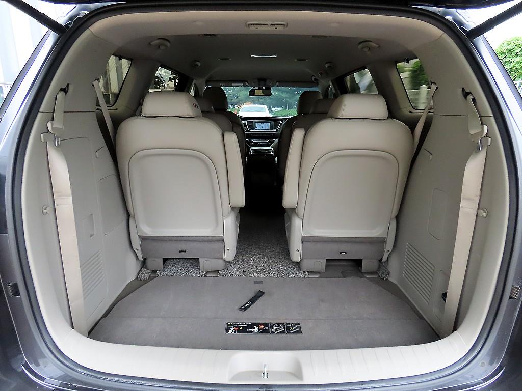 Kia Carnival — photo 17
