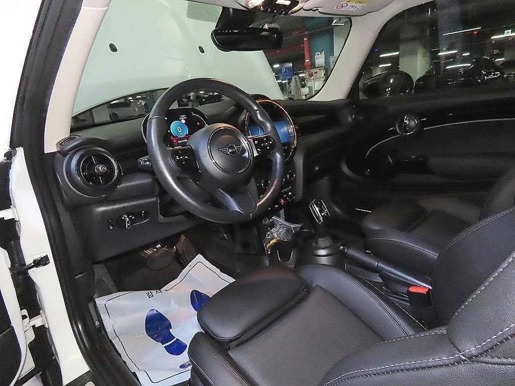Mini Cooper — photo 10