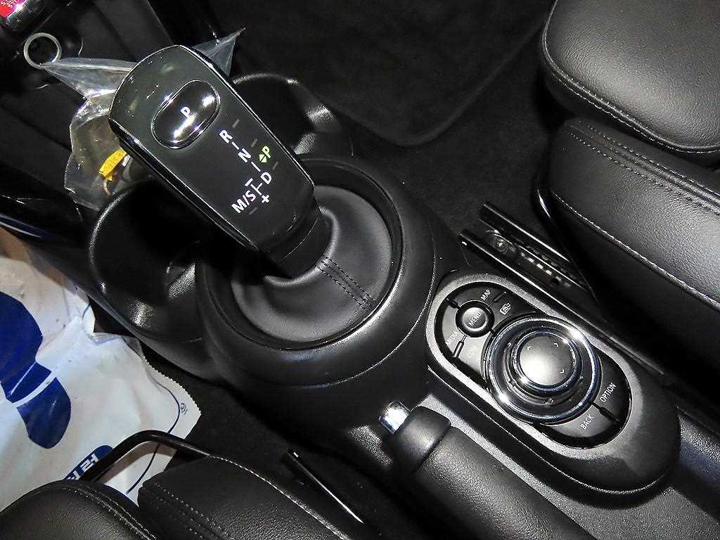 Mini Cooper — photo 12