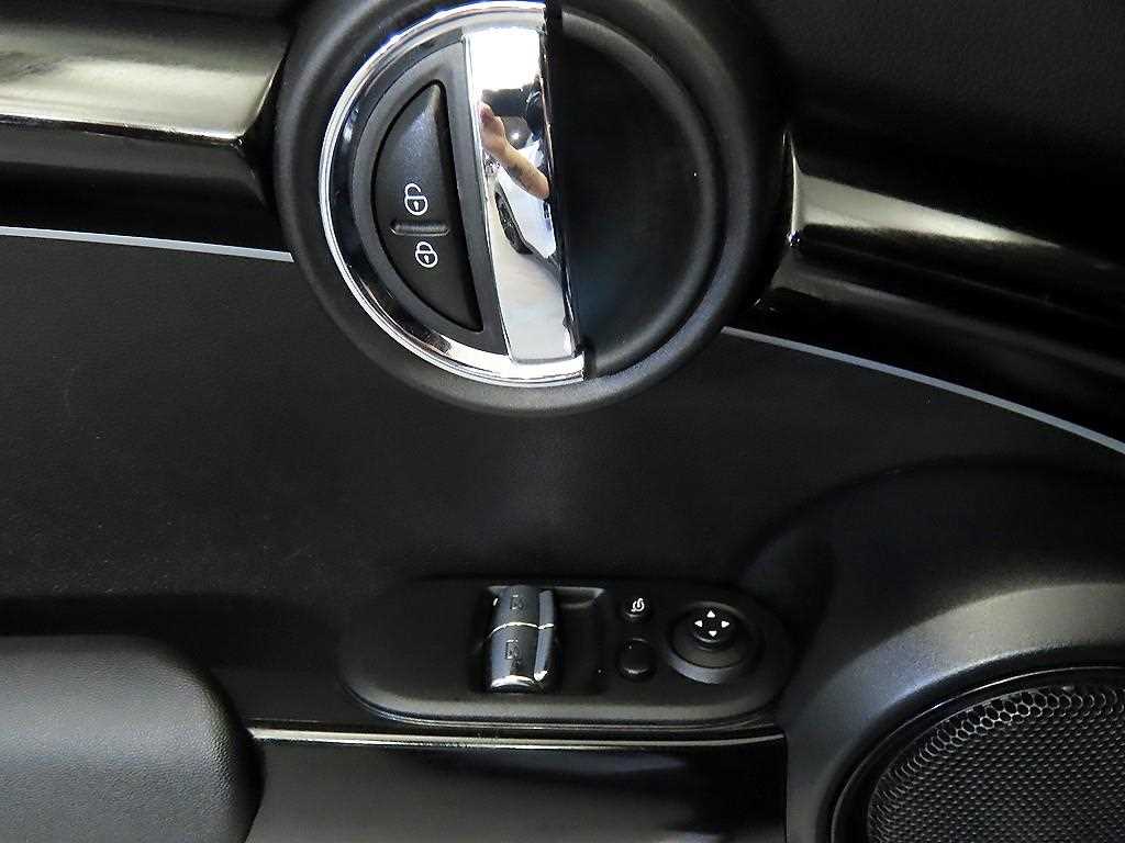 Mini Cooper — photo 14