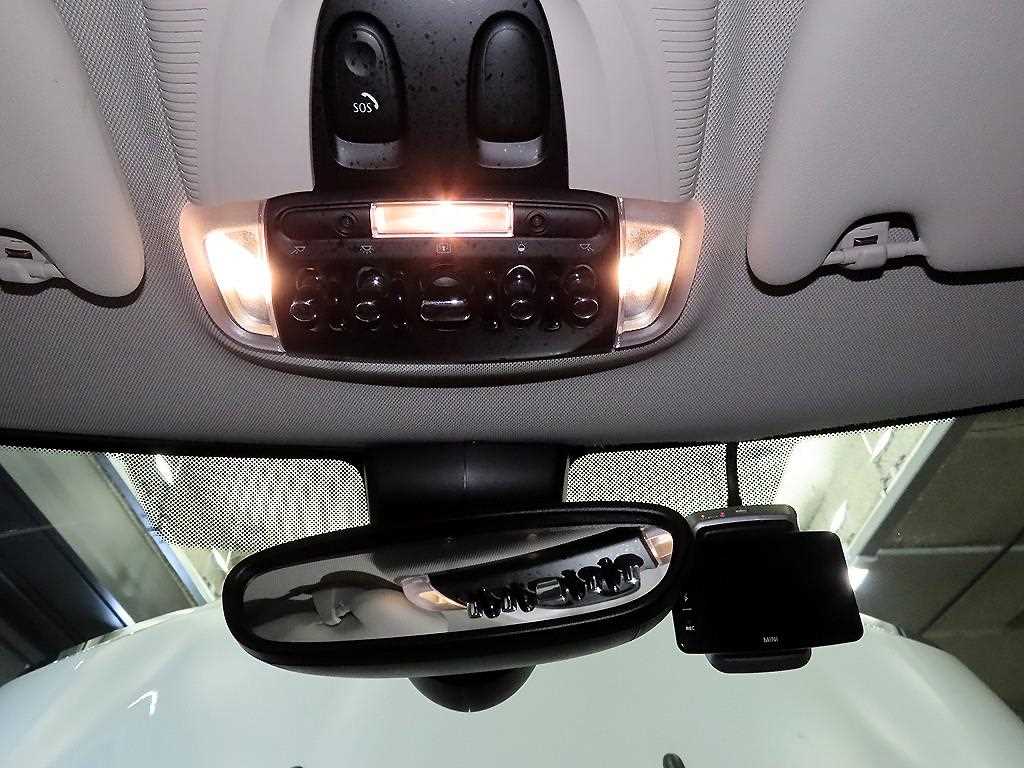 Mini Cooper — photo 16