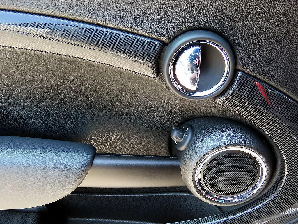 Mini Cooper Convertible — photo 15