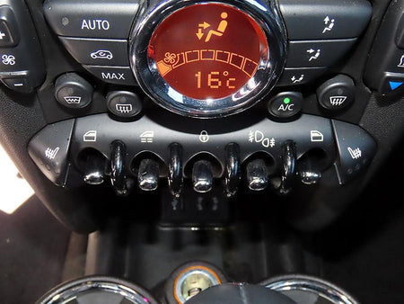 Mini Cooper Convertible — photo 16