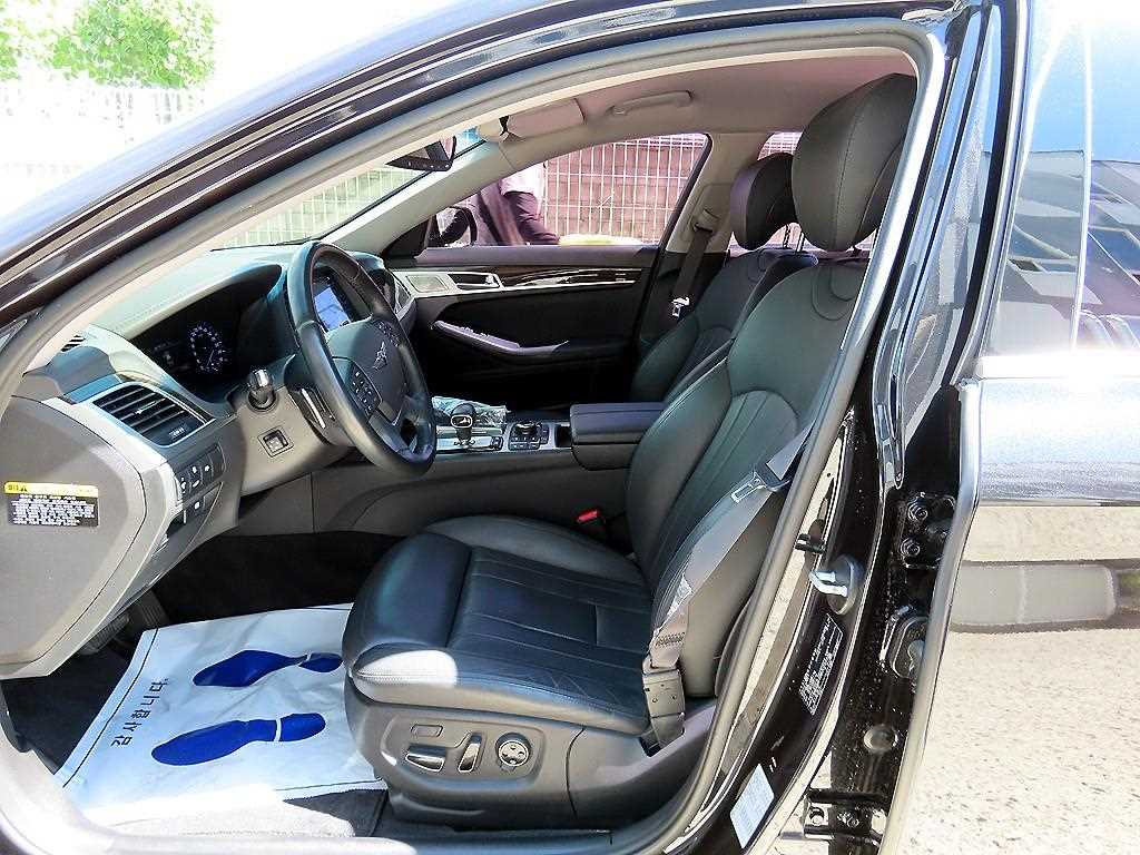 Genesis G80 — photo 05