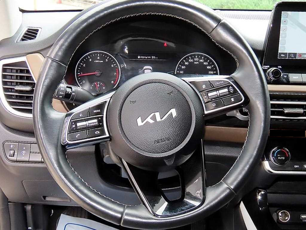 Kia Seltos — photo 08