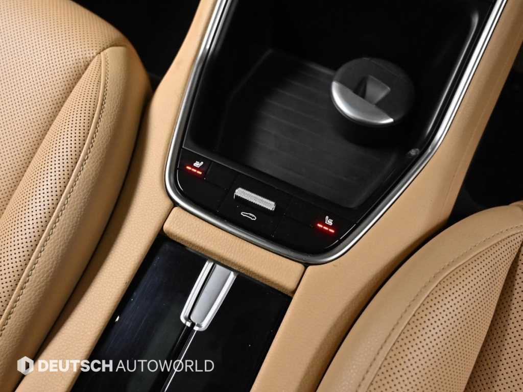 Porsche Panamera — photo 16