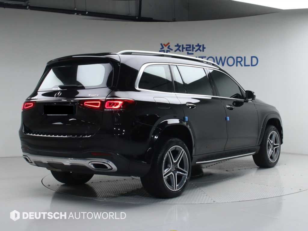 Mercedes-Benz GLS-Class — photo 02