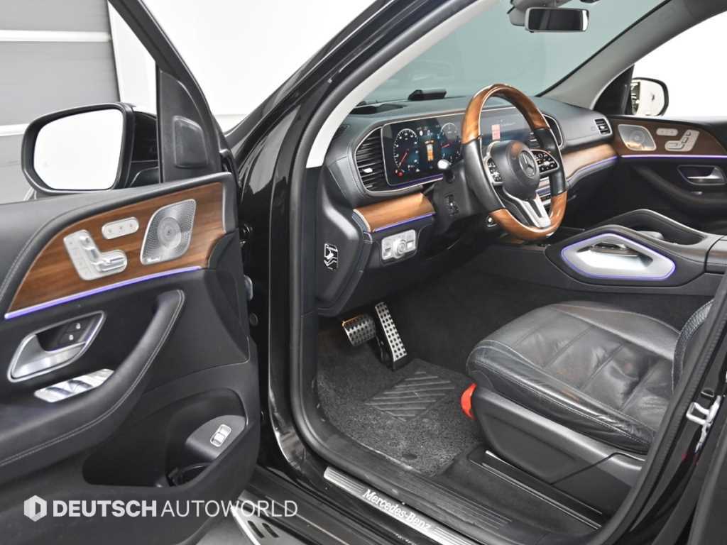 Mercedes-Benz GLS-Class — photo 11