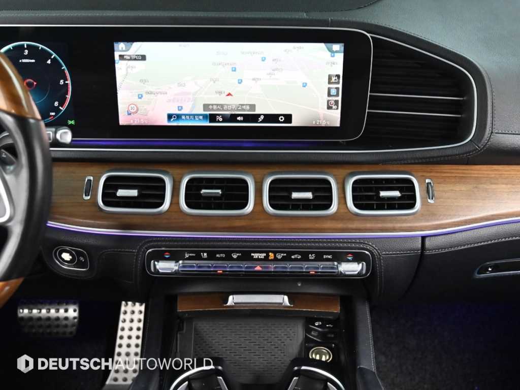 Mercedes-Benz GLS-Class — photo 14