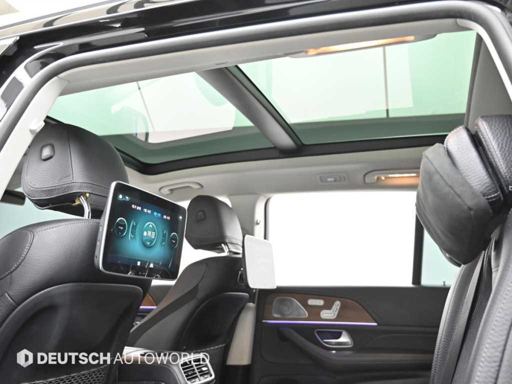 Mercedes-Benz GLS-Class — photo 18