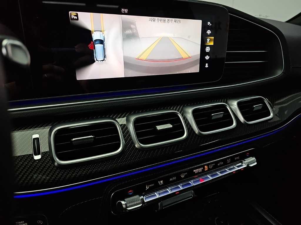 Mercedes-Benz GLE-Class — photo 10
