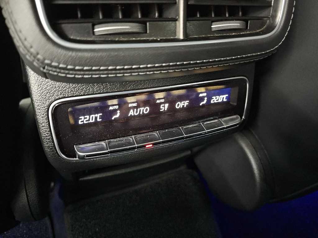 Mercedes-Benz GLE-Class — photo 14