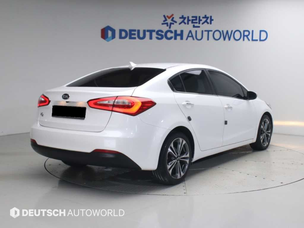 Kia K3 — photo 02