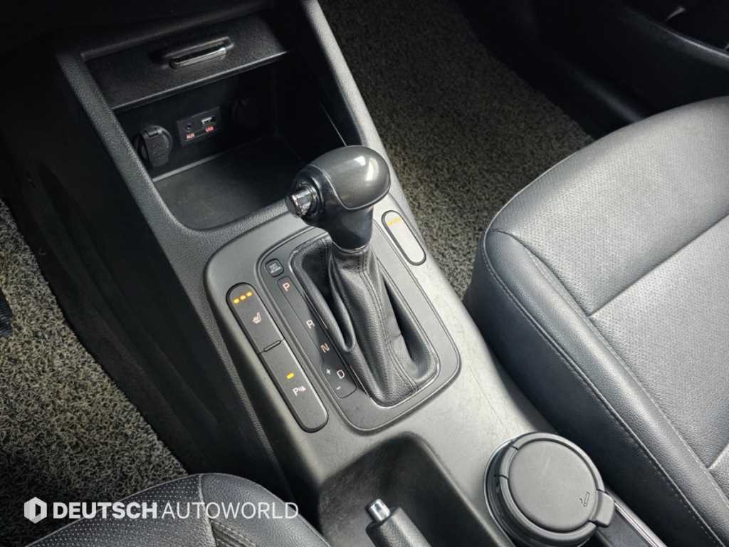 Kia K3 — photo 09