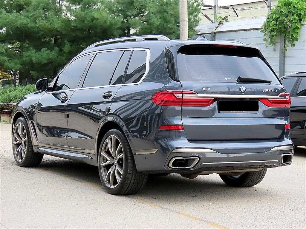 BMW X7 — photo 03