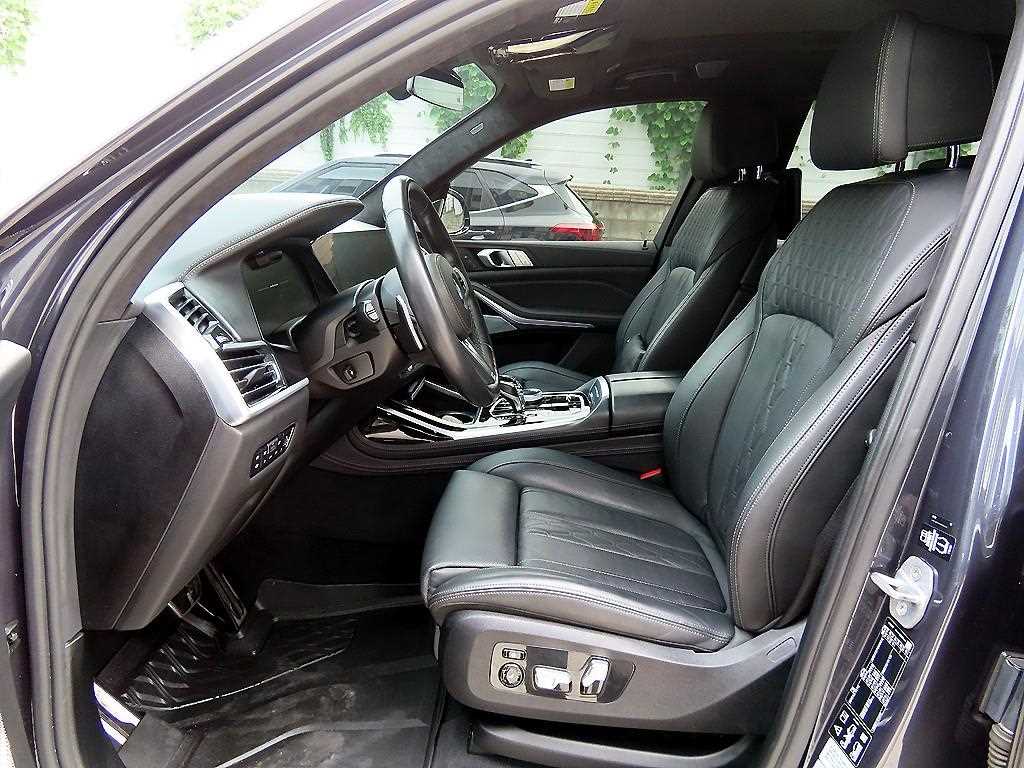 BMW X7 — photo 05