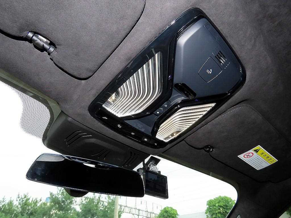 BMW X7 — photo 14