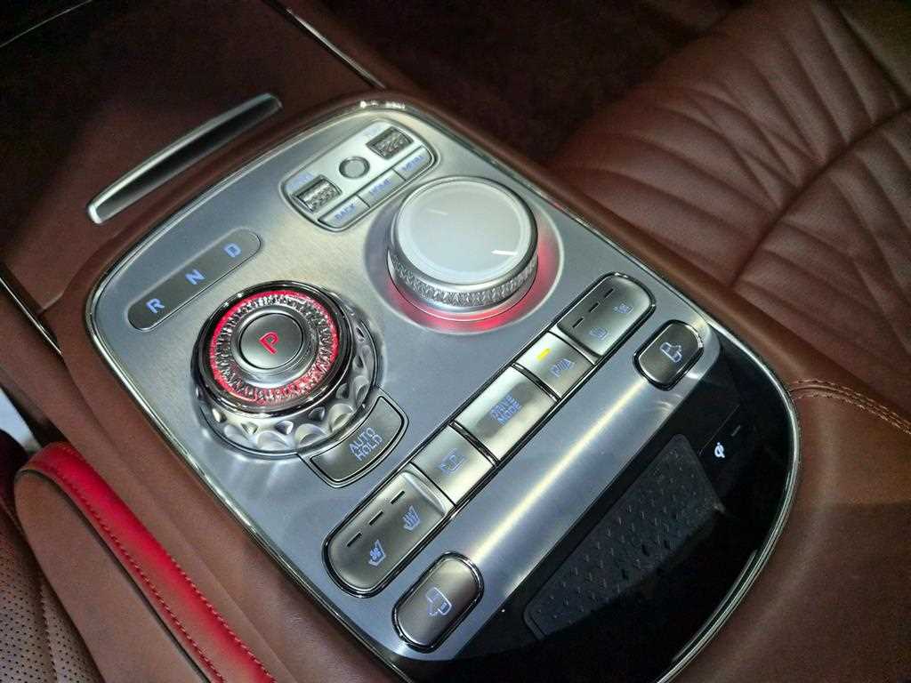 Genesis G90 — photo 11
