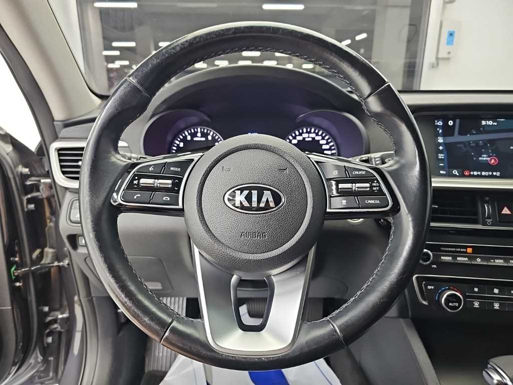 Kia K5 — photo 09