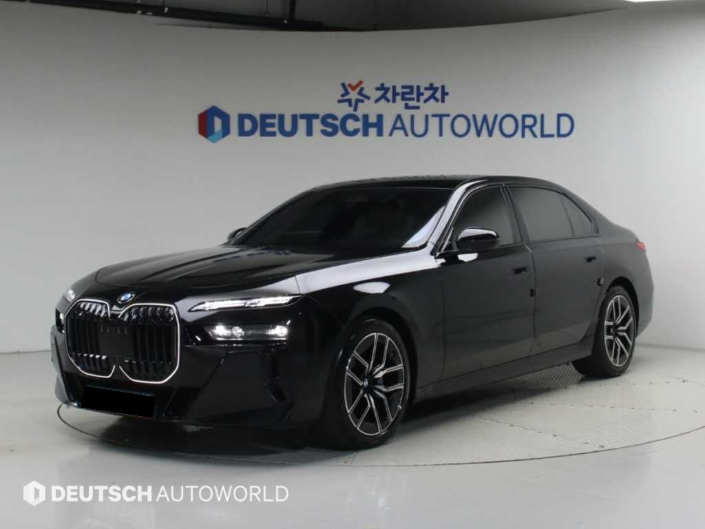 BMW 7-Series — photo 01