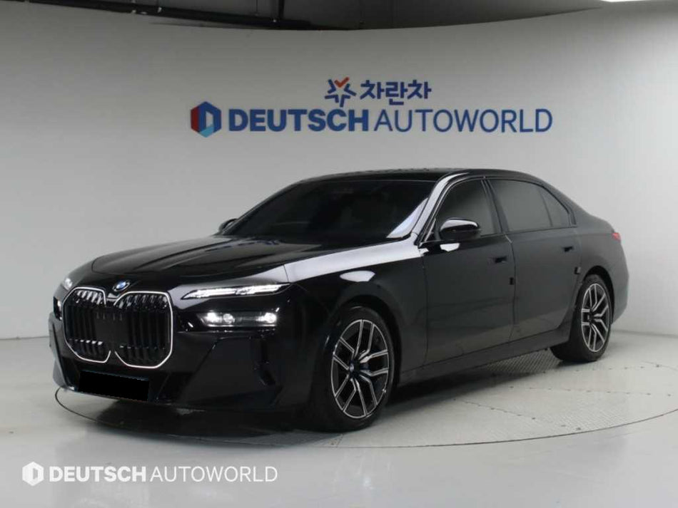 BMW 7-Series — photo 01