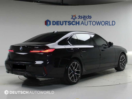 BMW 7-Series — photo 02
