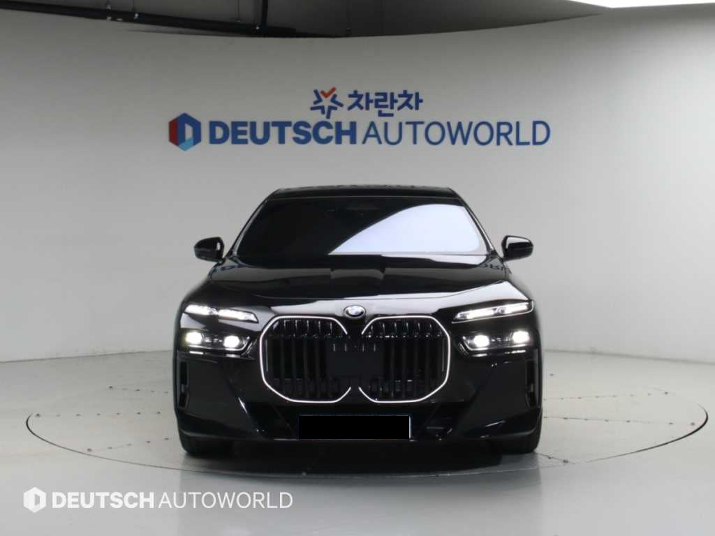 BMW 7-Series — photo 03