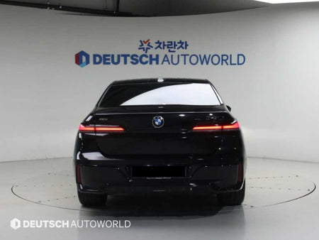 BMW 7-Series — photo 04