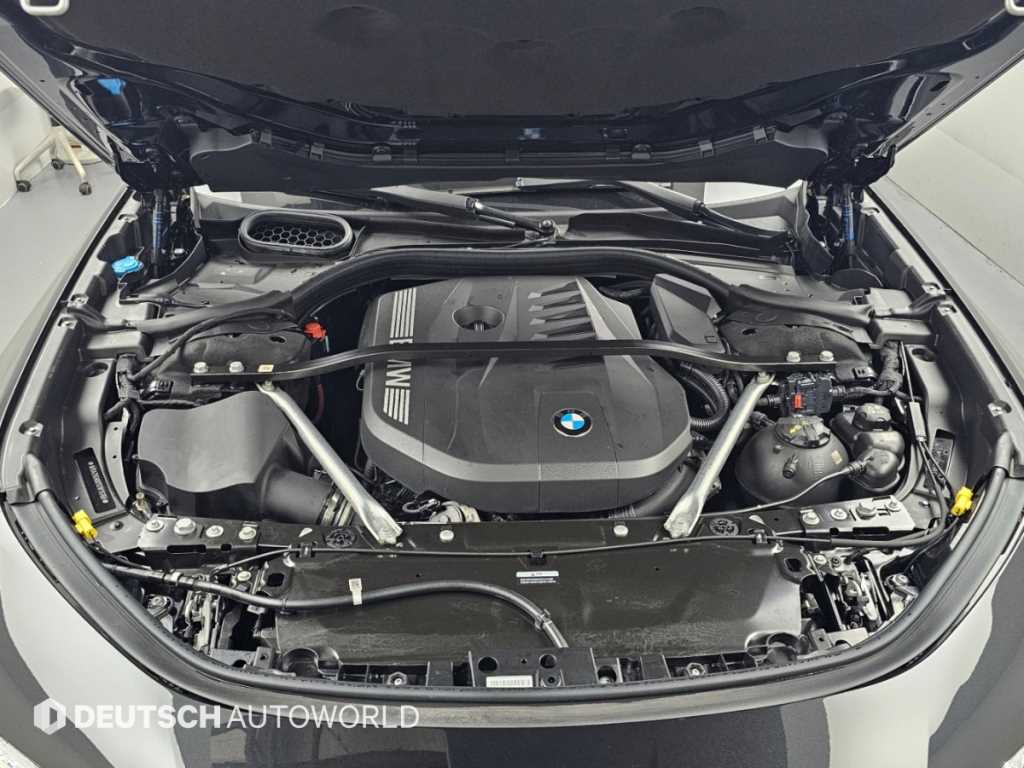 BMW 7-Series — photo 06