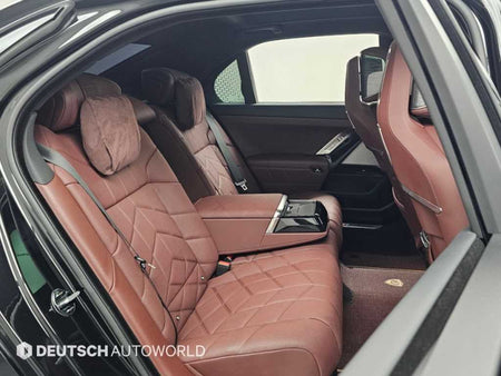 BMW 7-Series — photo 12