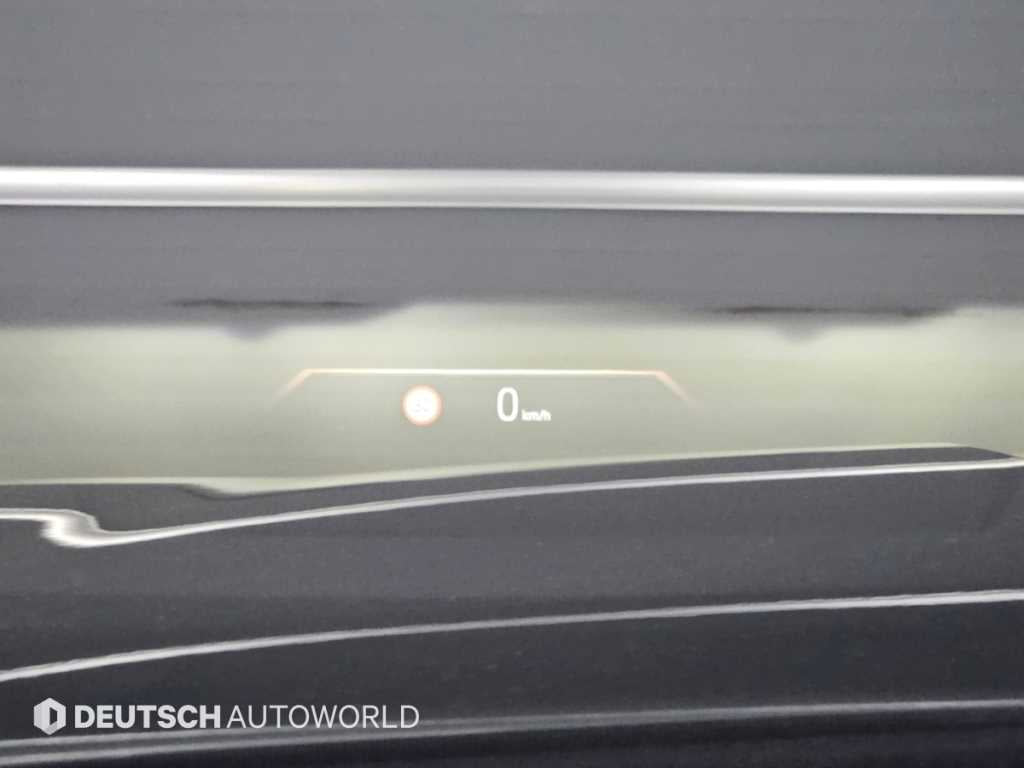 BMW 7-Series — photo 17